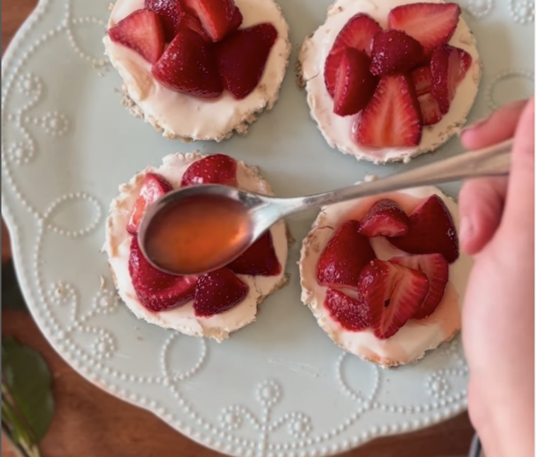 No-Bake Mini Strawberry Cottage Cheese Cheesecake Recipe